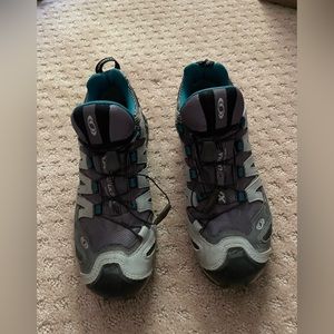 Salomon Hiking Shoes- Gortex